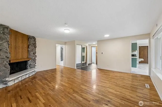 6202 84th St SW — Photo 9