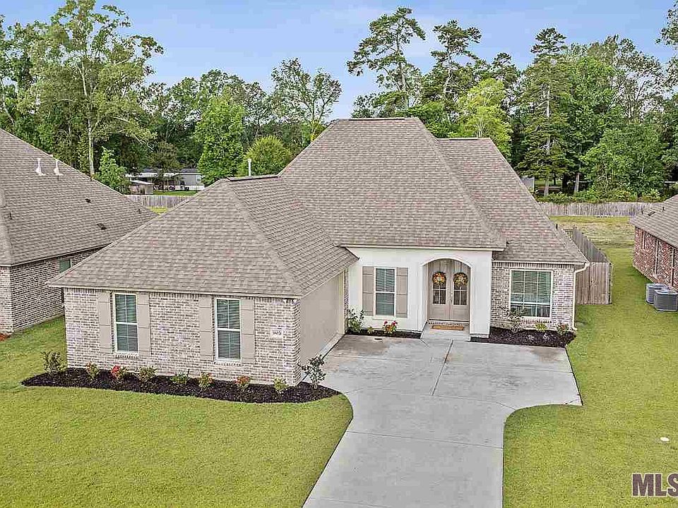 1st image of 18071 River Landing Dr