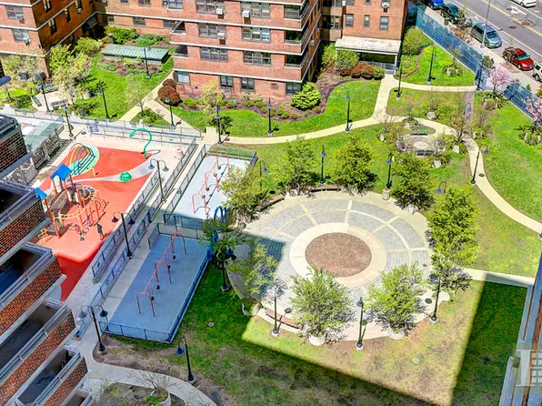 266 East Broadway image 1 of 6