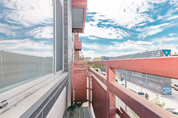 Rented by MySpaceNYC | media 27