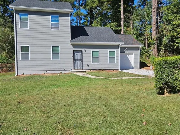 3374 Creekwood Dr, Rex, GA 30273
