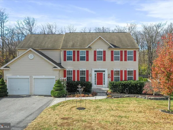 132 Calvert Cir, Bunker Hill, WV 25413