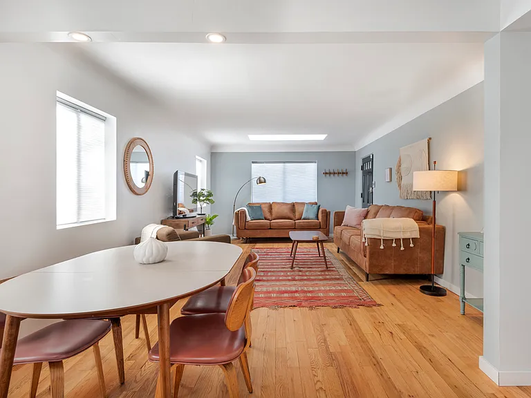 204 Richmond Dr SE #A — Photo 5