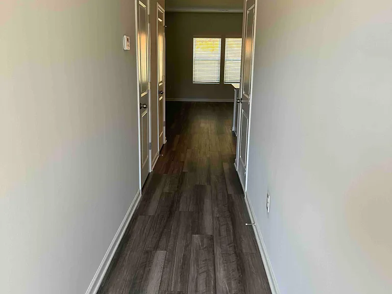 271 Oakwood Dr — Photo 3