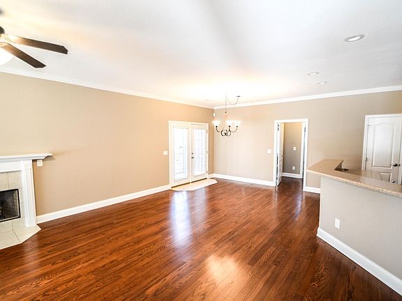 3rd image of 1626 Professional Pkwy