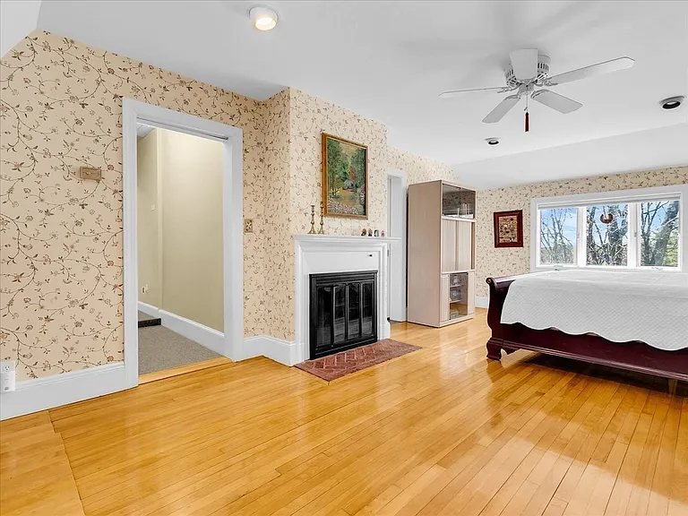 243 Upland Ave — Photo 23