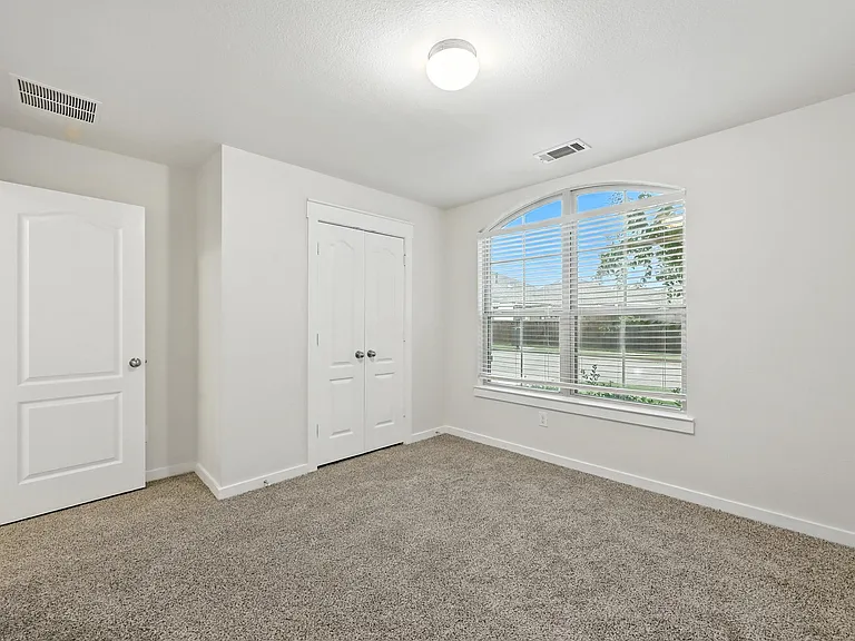 1581 Ferguson Dr — Photo 12