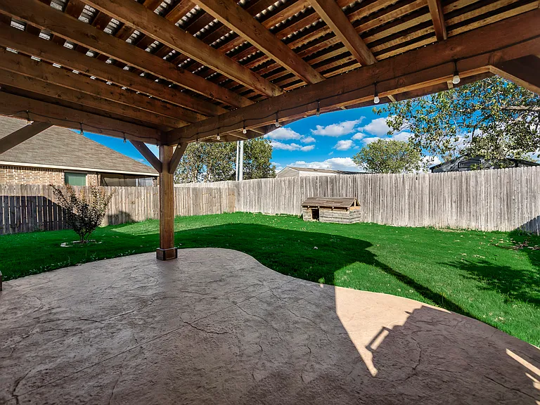 203 Cedar Creek Dr — Photo 22