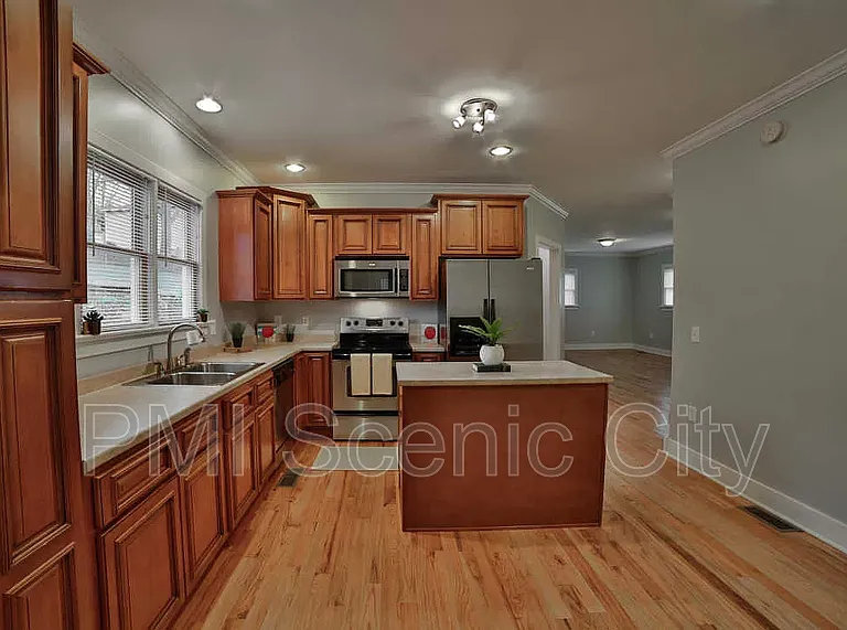 513 Lytle St — Photo 44