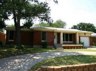 921 Brown Trl, Bedford, TX 76022