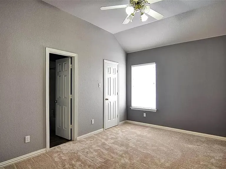 4561 Risinghill Dr — Photo 23