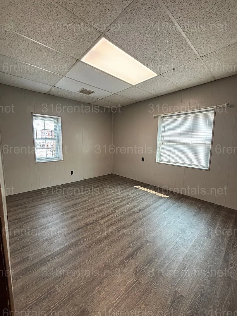 111 W Pine — Photo 4
