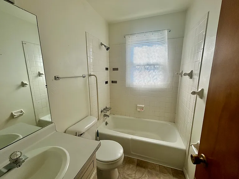 435 W 10th St #6 — Photo 7