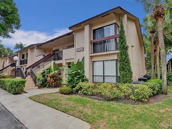 4th image of 2233 SW 15th Street #220