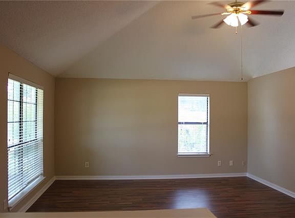 2nd image of 1408 Gardenia Dr