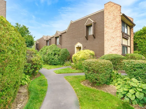 91 Southgate Circle, Massapequa Park, NY 11762