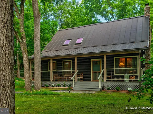 20 Riverside Dr, Harpers Ferry, WV 25425