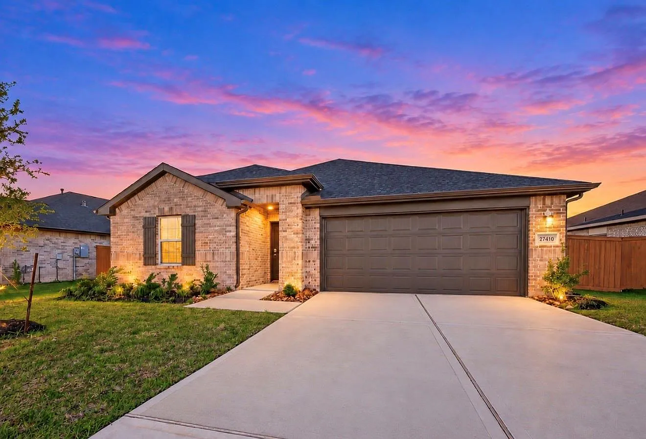 4 bed, 3.0 bath, 2078 sqft, $2,600 — Photo 1