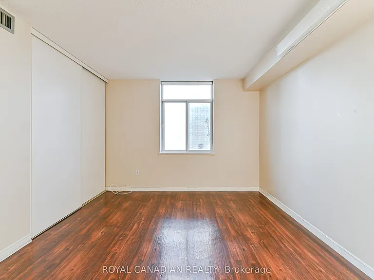 88 Alton Towers Cir #703 — Photo 21