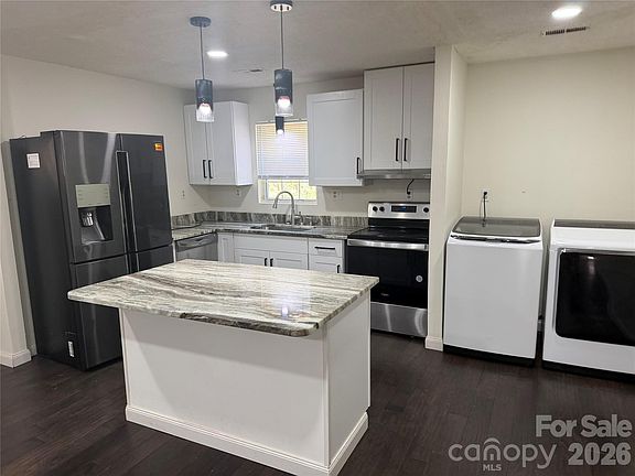 4th image of 104 E Clairborne St