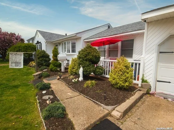 130 11th Street, West Babylon, NY 11704