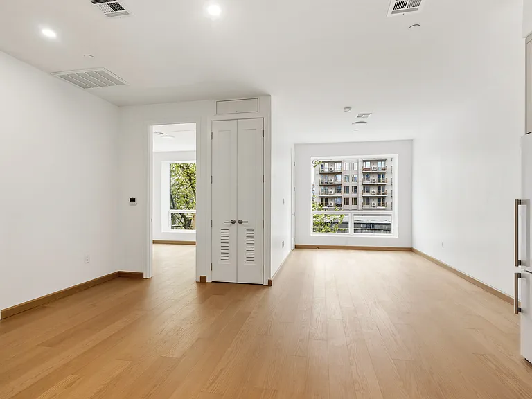 75 Calyer St #2D — Photo 2
