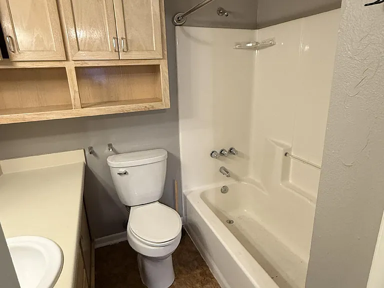 3007 Monroe St — Photo 2