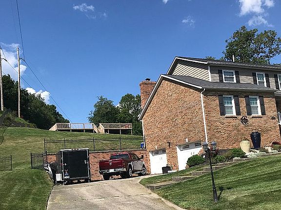 5th image of 100 Dogwood Ln