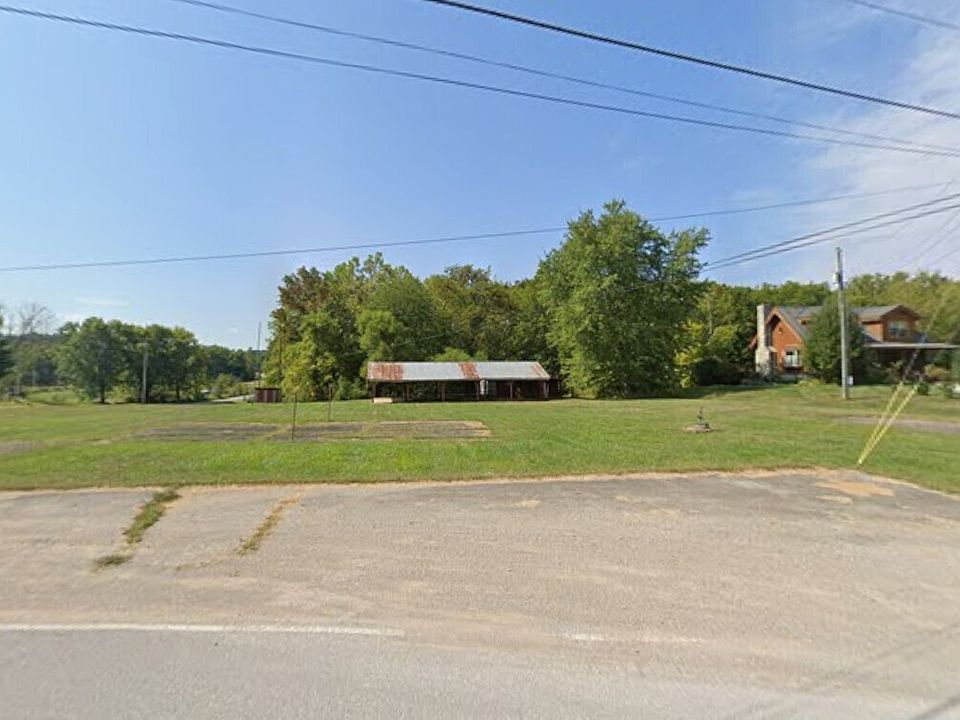 2nd image of 4005 Mount Liberty Rd