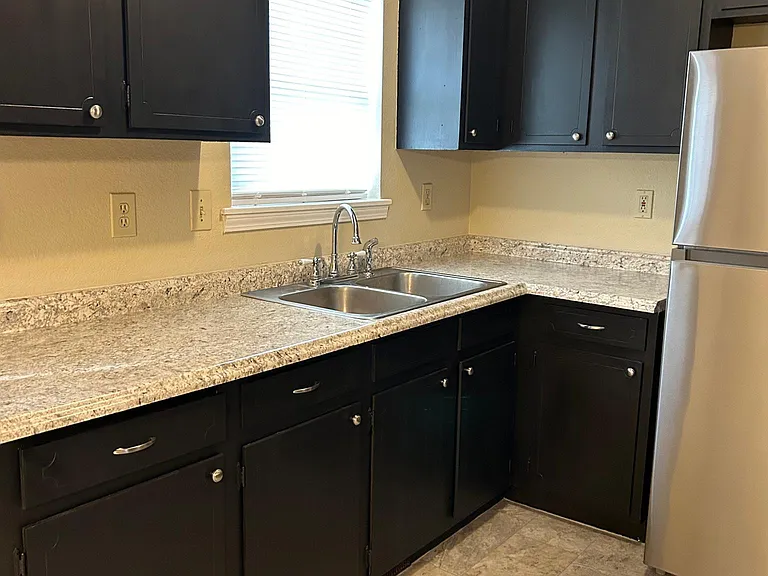 608 N Martin Luther King Jr Ave — Photo 3