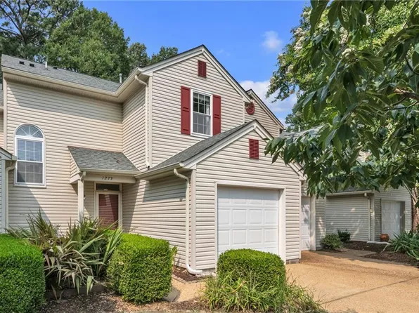 1273 Lake Dr, Newport News, VA 23602