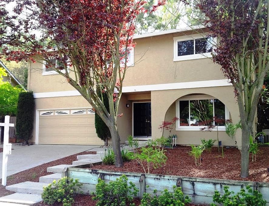 Front, side stairs access