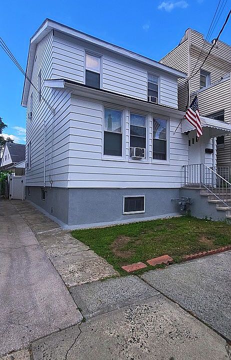 1st image of 222 Riverview Pl