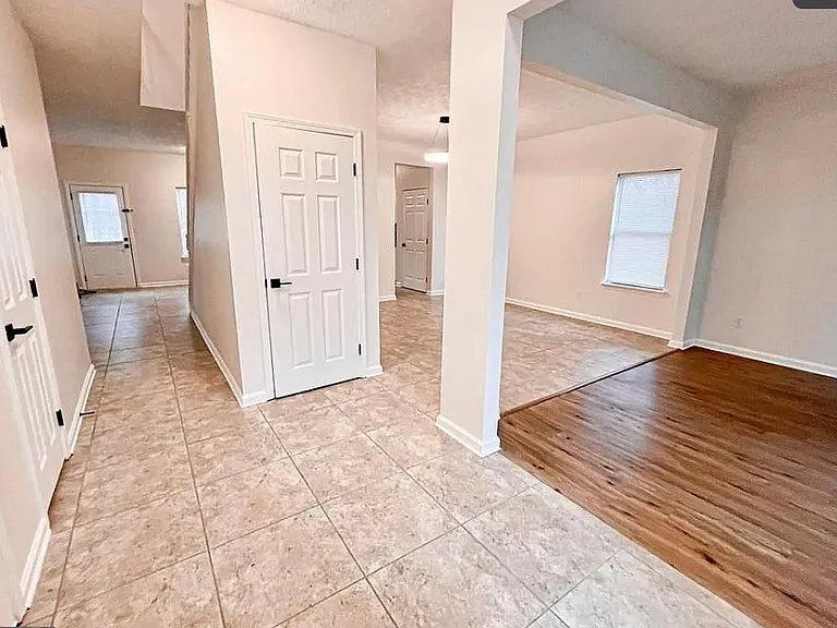 3405 Summer Brooke Way — Photo 2