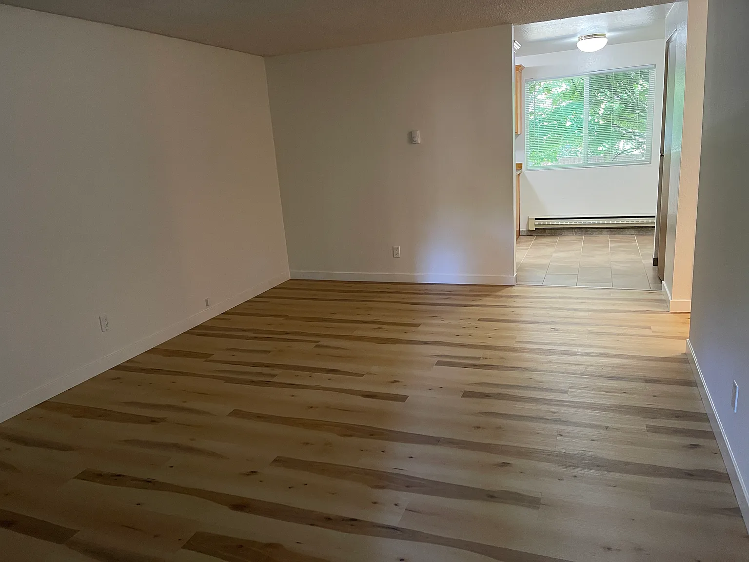 9421 Avondale Rd NE — Photo 1