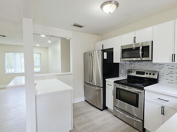 4th image of 1432 NE 27th Street