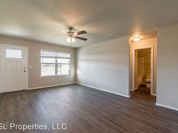 3rd image of 205 Pecan St