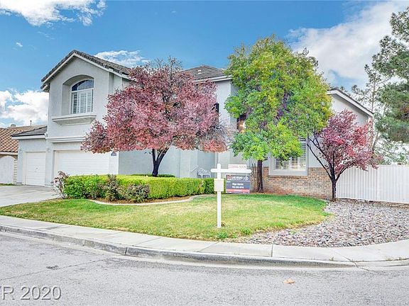 3rd image of 1325 Crescent Moon Dr