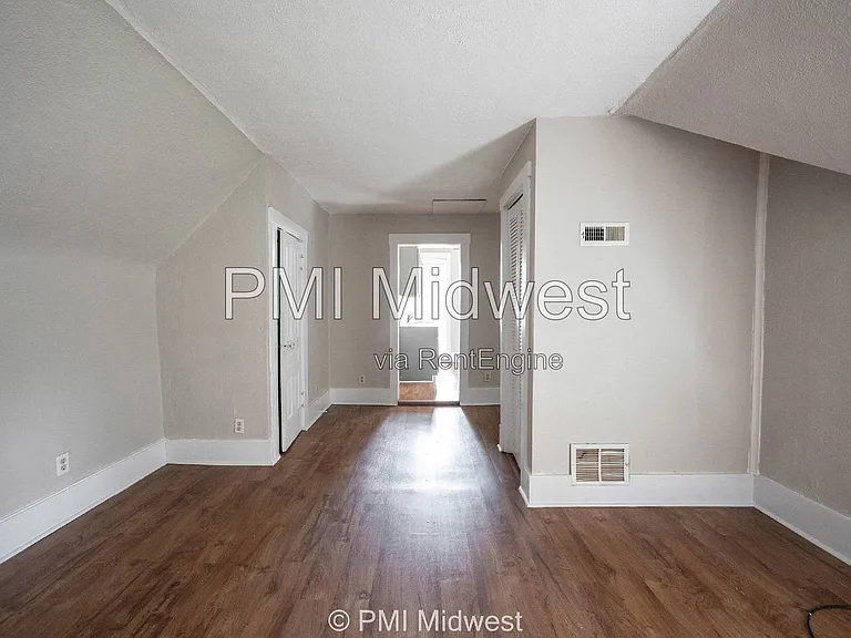 831 S Webster St — Photo 7