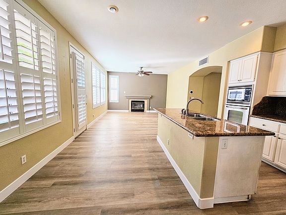 4th image of 813 Cambridge Cross Pl