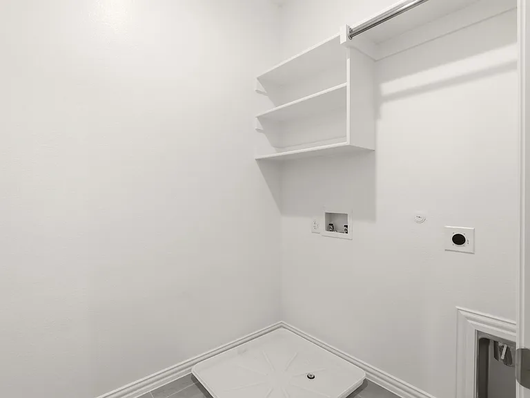 1318 Marsh Ln — Photo 16
