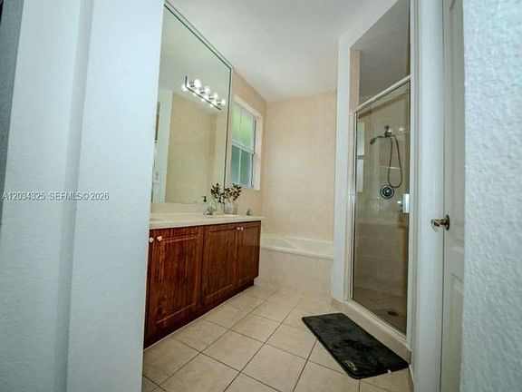 5th image of 8526 NW 110th Pl