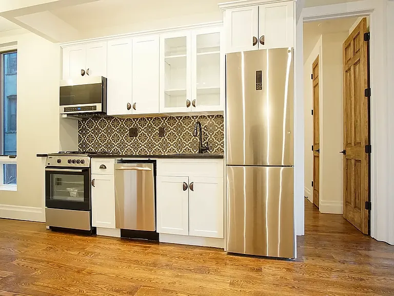 81 Stockholm St #4B — Photo 8