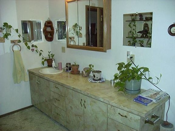 5th image of 16 Teemont Cres
