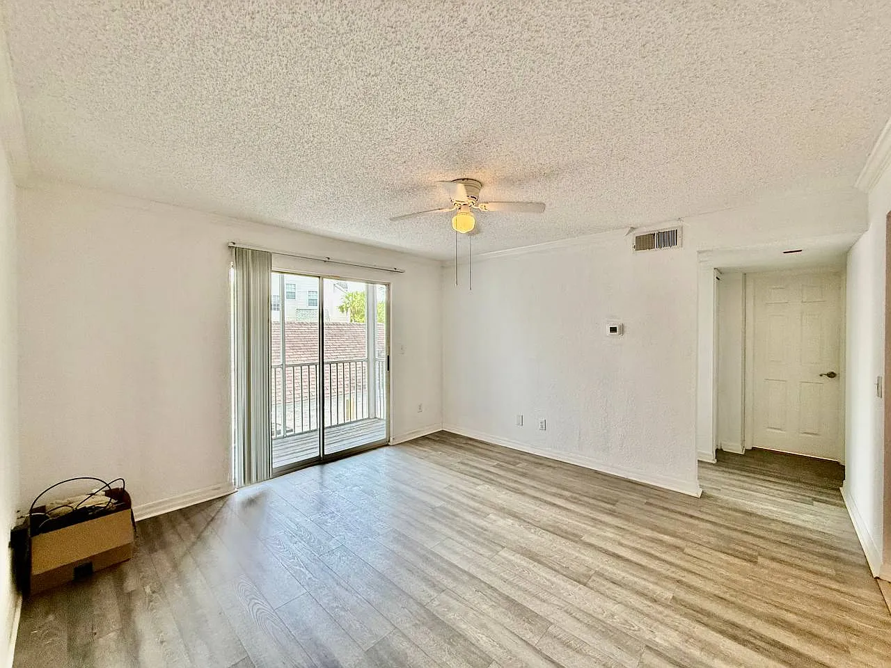 1 bed, 694 sqft, $1,550 — Photo 4
