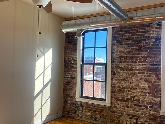 4th image of 230 Huron Ave #2C
