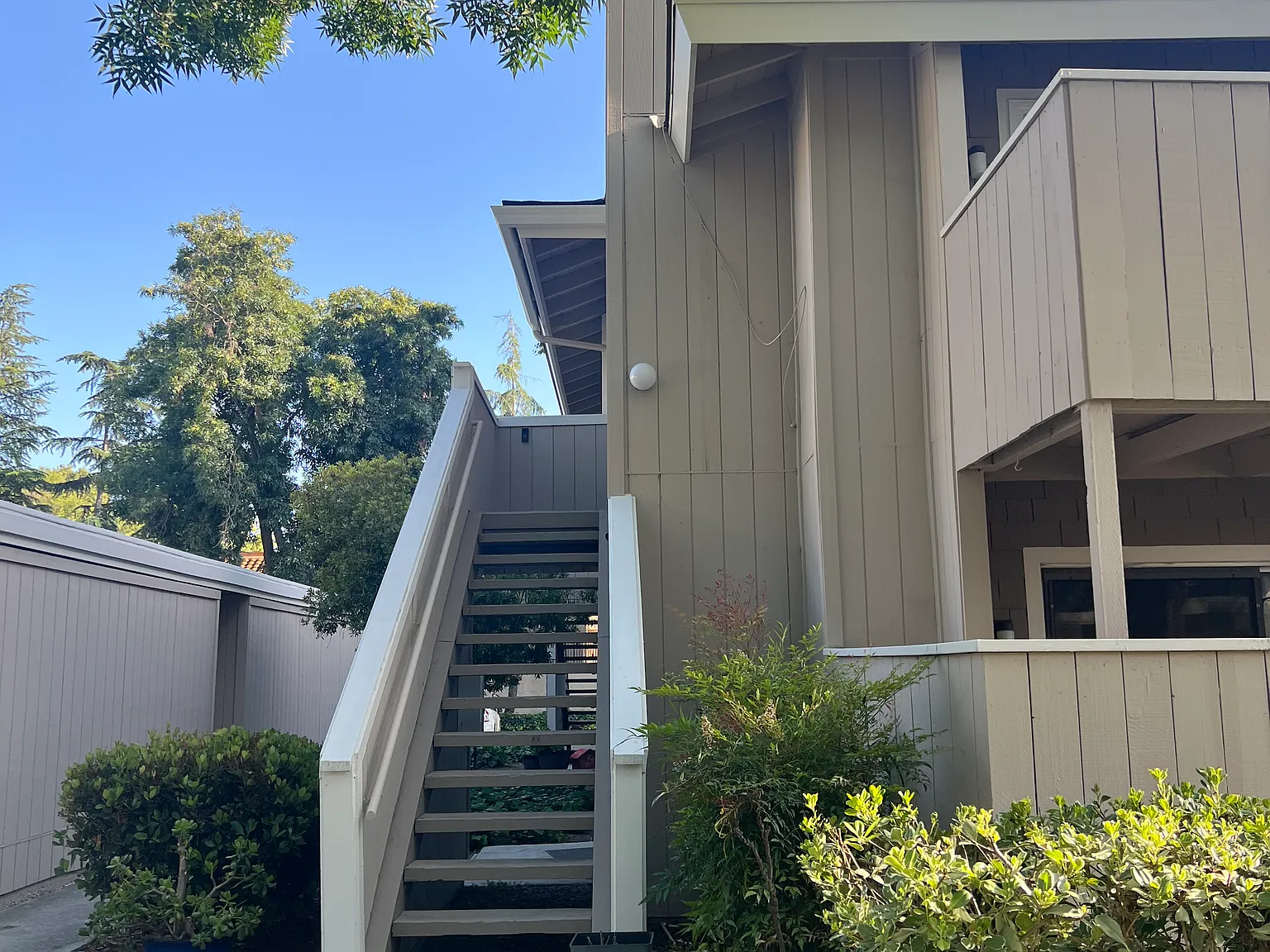 3 bed, 1245 sqft, $4,200 — Photo 3
