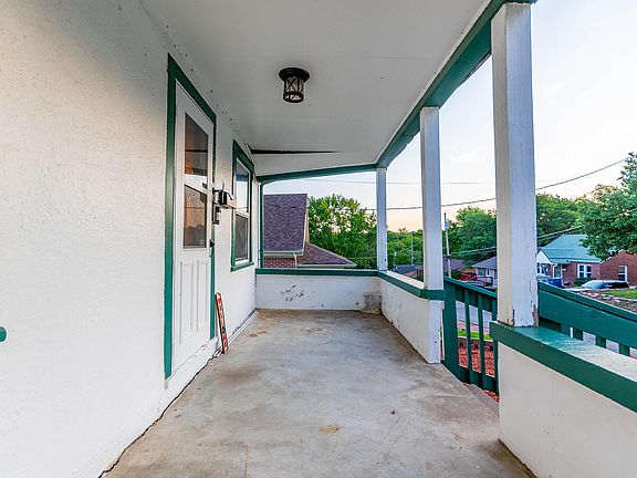 4th image of 216 Pierce St