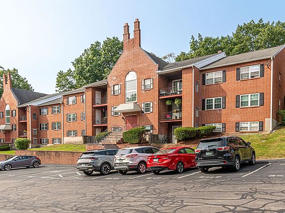 3rd image of 5 Louisburg Square #8