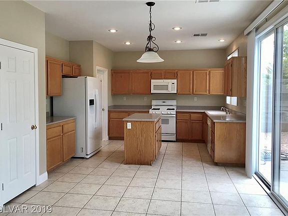 5th image of 684 Fontayne Ave